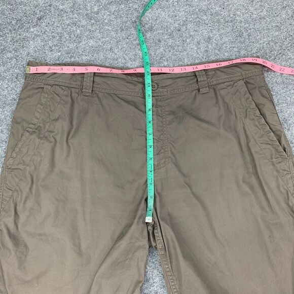 The North Face Khaki Shorts Mens XL Brown Cotton Flat Front Outdoor 3 Pockets - Picture 7 of 14